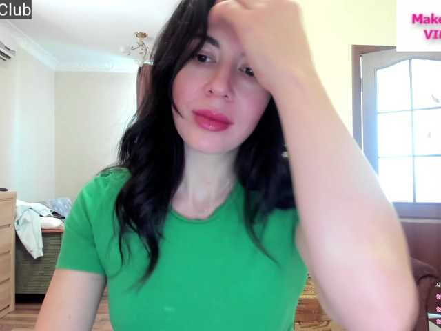 PlayfulAlice — live female cam