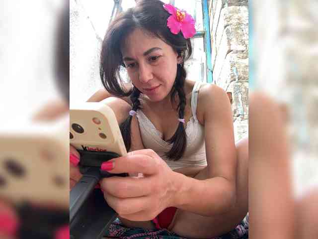 PlayfulAlice webcam