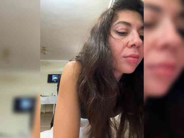 PlayfulAlice webcam
