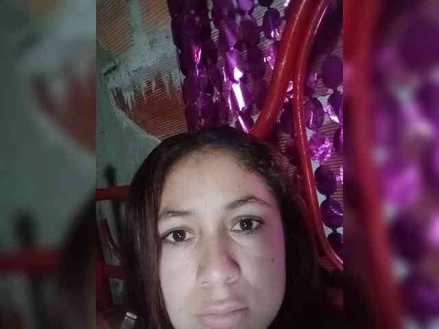 Lady32 webcam