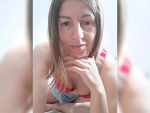 Hotprincess2035 live cam on BongaCams