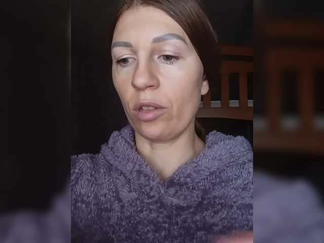 Hotprincess2035 live webcam show