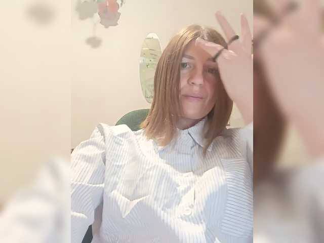 Hotprincess2035 live cam on BongaCams