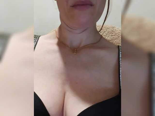Hotprincess2035 live cam on BongaCams