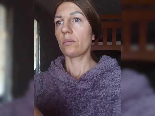 Hotprincess2035 live webcam show