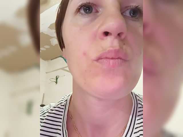 Hotprincess2035 live cam