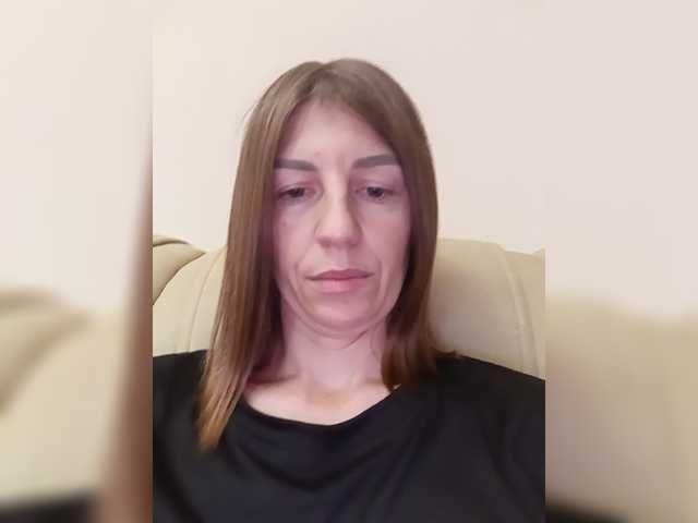 Hotprincess2035 live webcam show