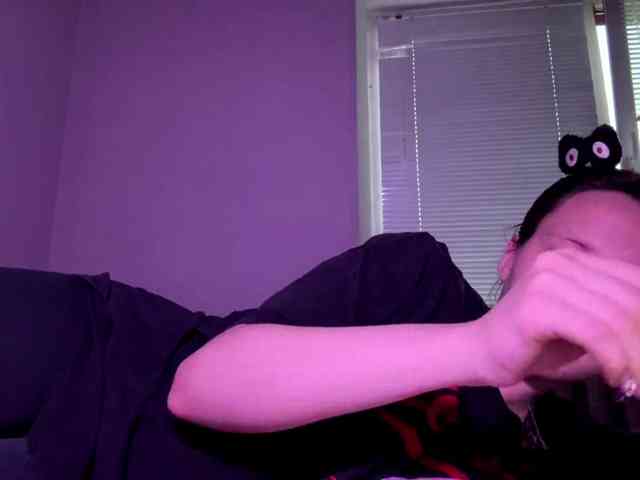 MerelinKvin webcam