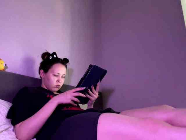 MerelinKvin webcam