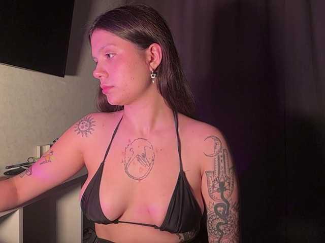 MerelinHox live cam on BongaCams