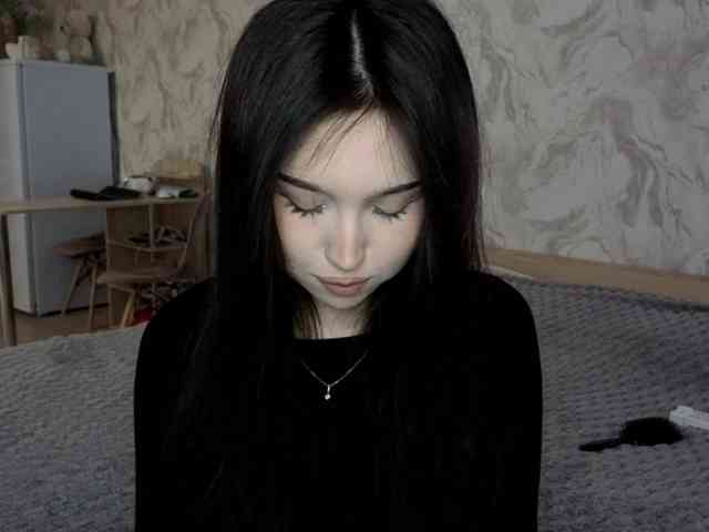 Yuliakim's cam show statistics and live stream