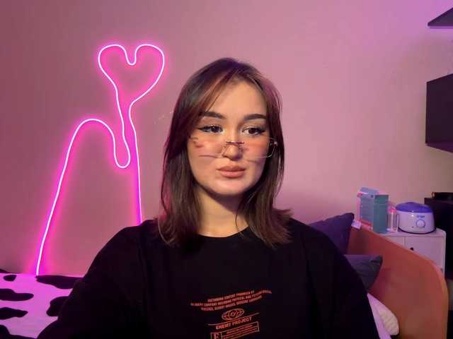 FiolaLaim live webcam show