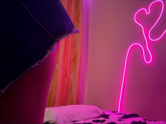 FiolaLaim live cam on BongaCams