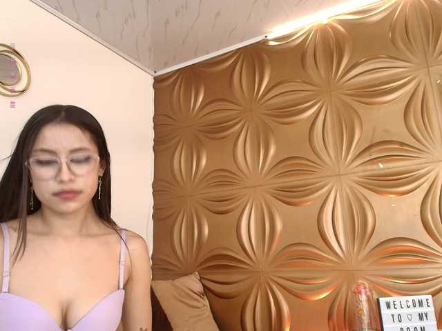 Anniemuse live cam on BongaCams
