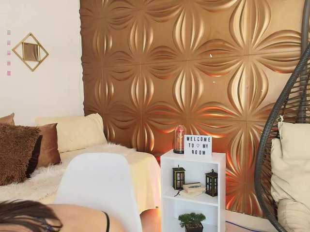 Anniemuse live cam on BongaCams