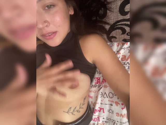 Sofiya10 live cam on BongaCams