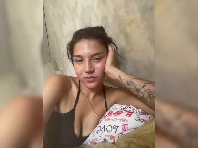 Sofiya10 live cam on BongaCams