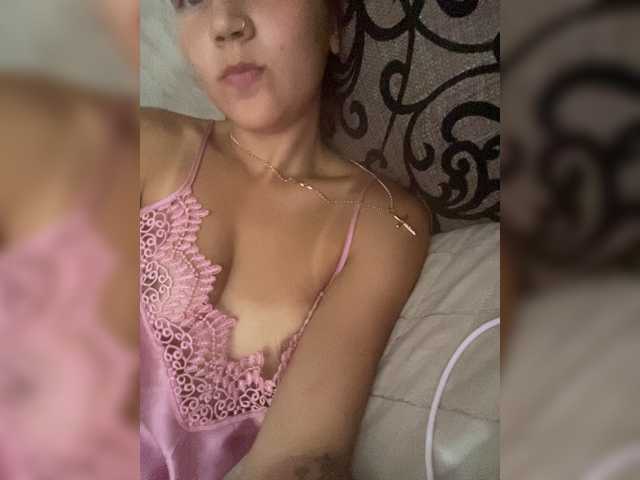 Sofiya10 live cam on BongaCams