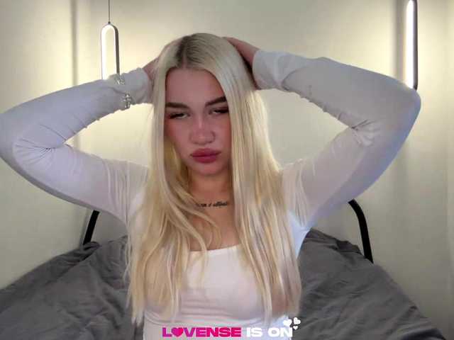 katieglow live sex show