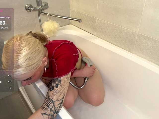 KatieGlow live webcam show