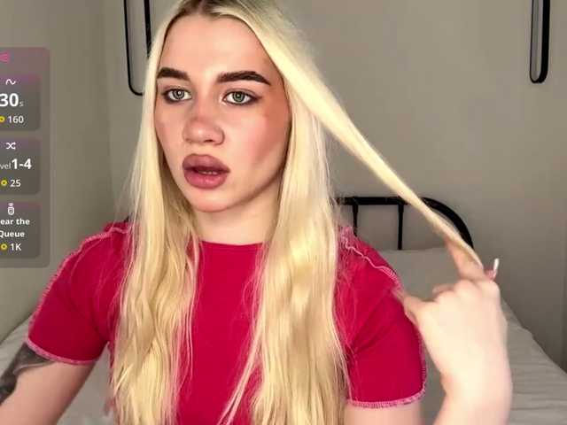 KatieGlow live webcam show