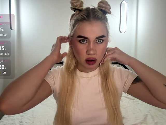 KatieGlow live webcam show