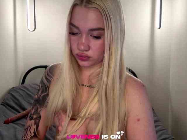 KatieGlow webcam