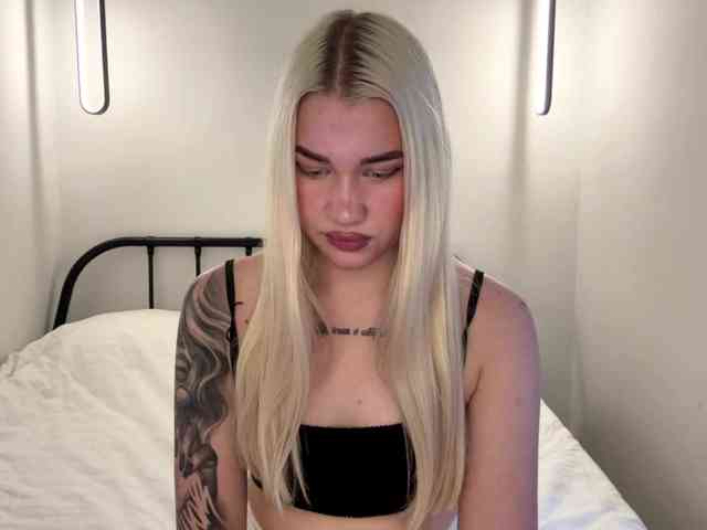 KatieGlow webcam
