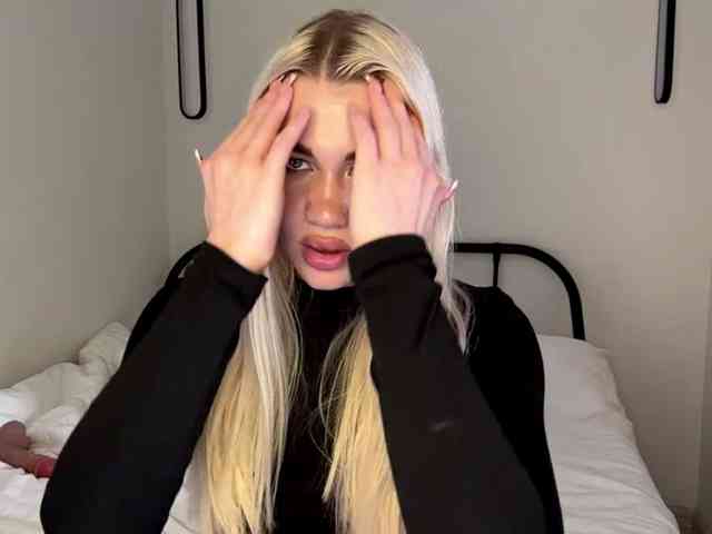 KatieGlow webcam