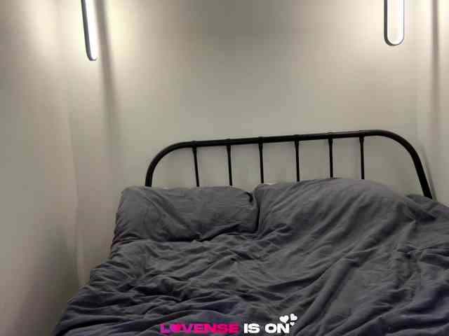 KatieGlow Sex Cam Show