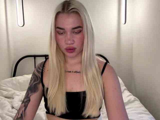 KatieGlow webcam