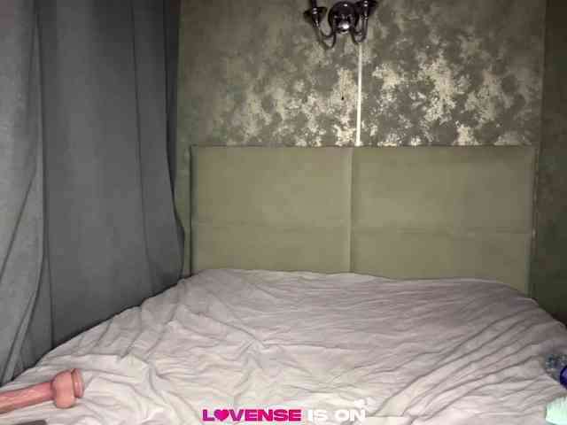 KatieGlow webcam