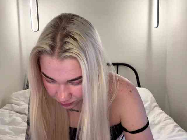 KatieGlow webcam