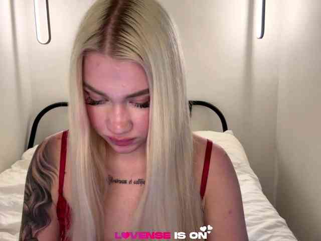 KatieGlow webcam