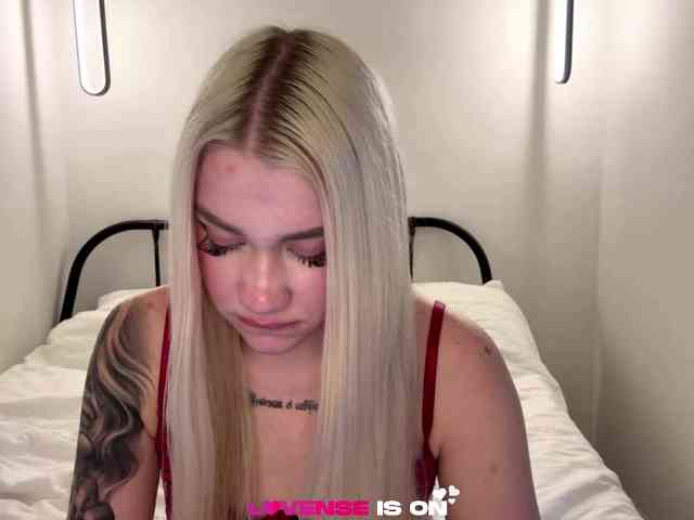 KatieGlow webcam
