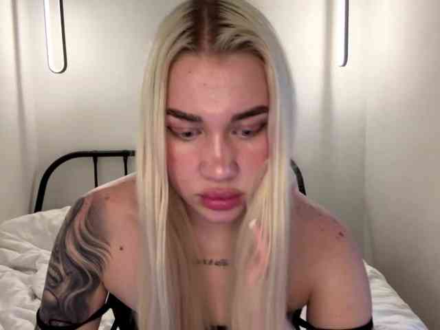 KatieGlow webcam