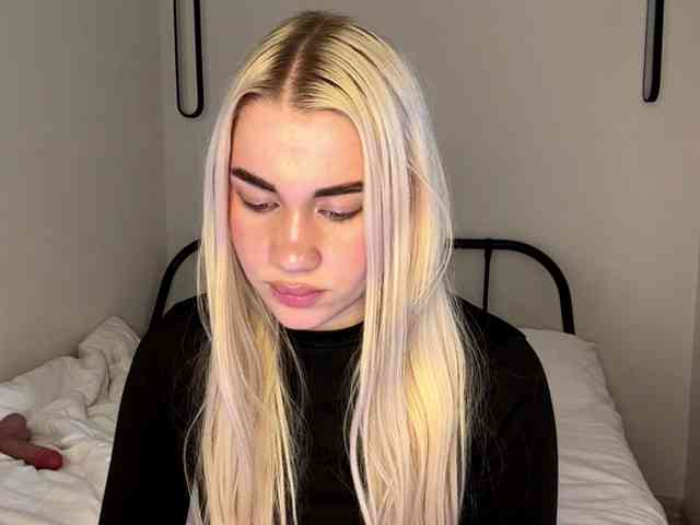 KatieGlow webcam