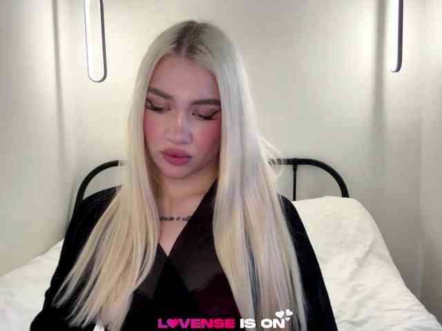 KatieGlow webcam