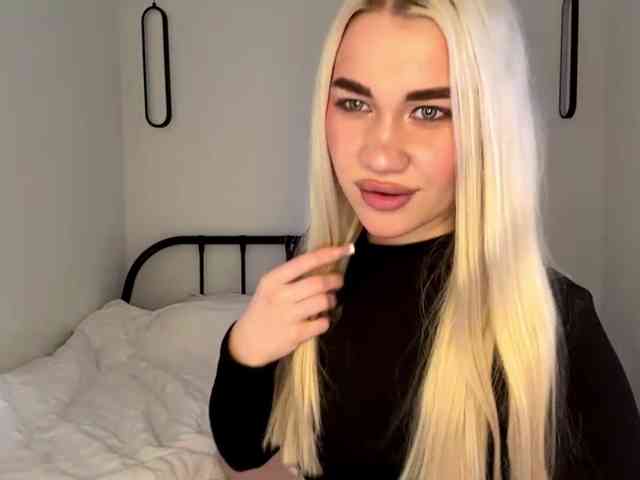 KatieGlow webcam
