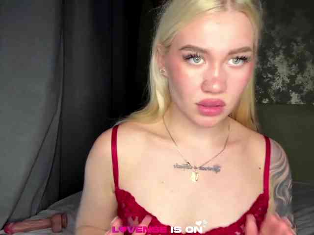 KatieGlow webcam