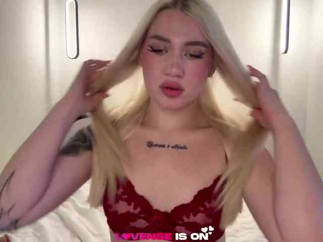 KatieGlow webcam