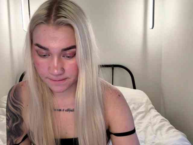 KatieGlow webcam