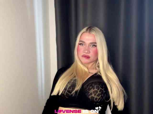 KatieGlow webcam