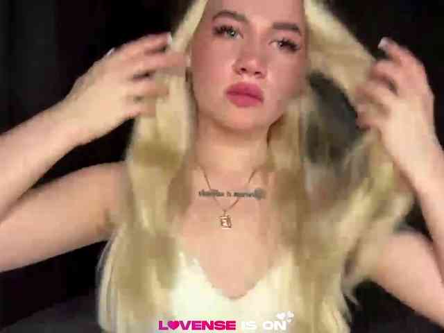KatieGlow webcam