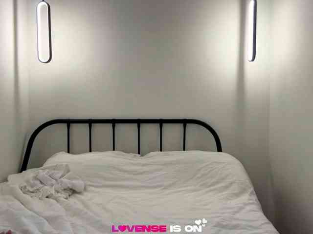 KatieGlow webcam