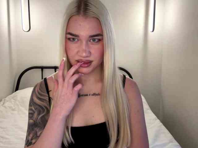KatieGlow - Girl 