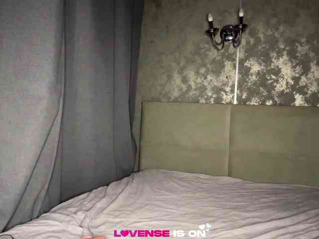 KatieGlow webcam