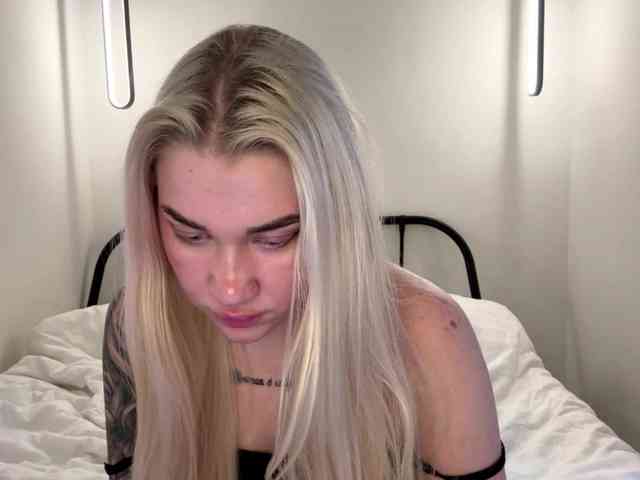 KatieGlow webcam
