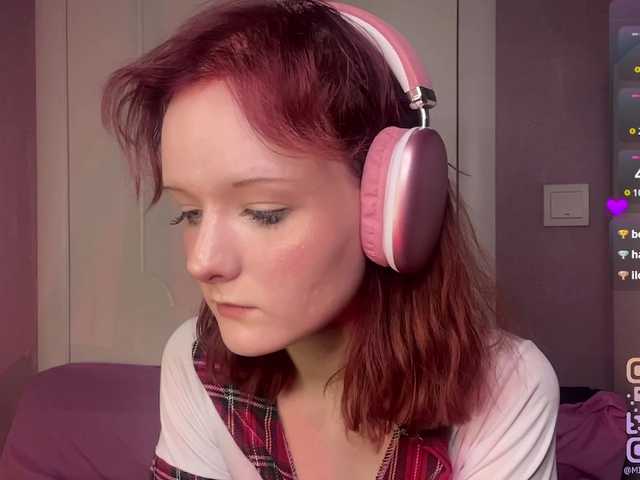 MiraCharming live cam on BongaCams