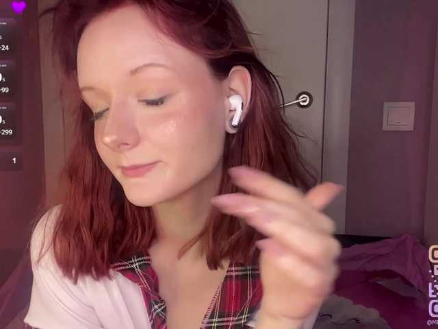 MiraCharming live webcam show
